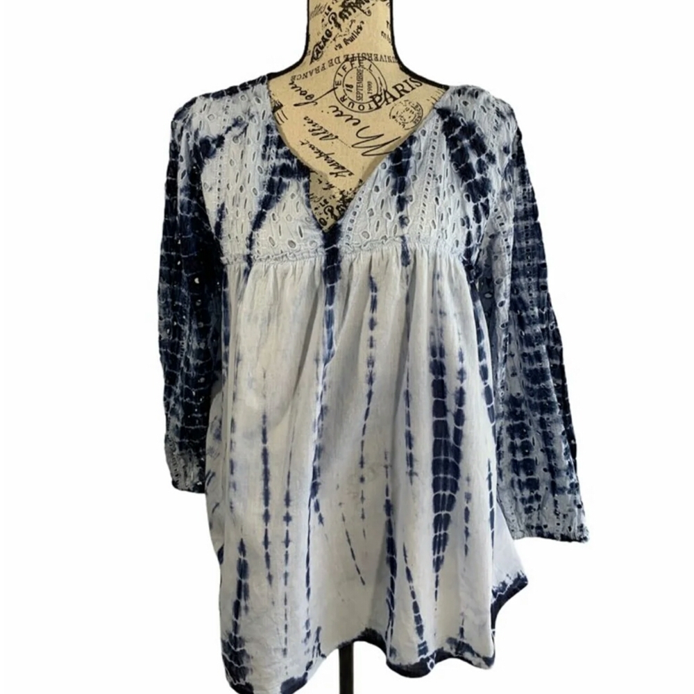 NAOO women's medium tie-dye blouse